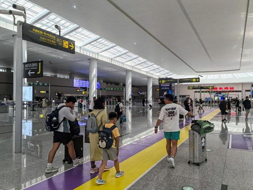 一人带三娃乘机难题引发关注，多家航司回应儿童乘机政策